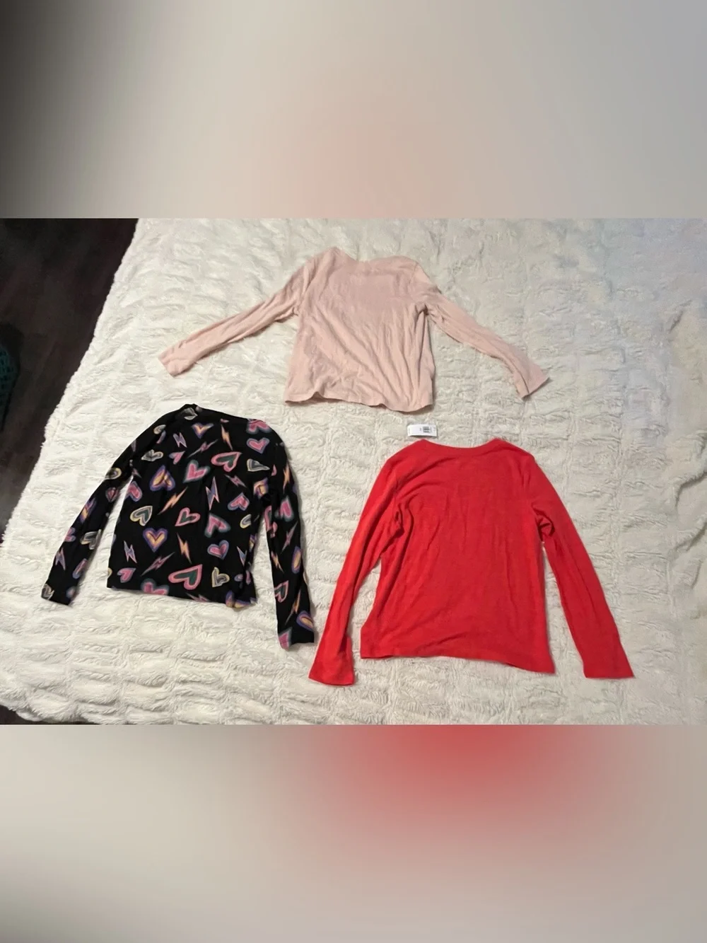 Old Navy 3-Pack Long Sleeve T-shirts - Pink, Black, Red - Girls Medium (8)